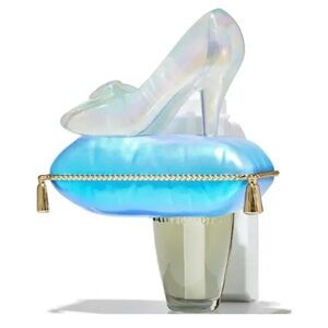 Disney Princess Cinderella Wildflower Plug In NWT